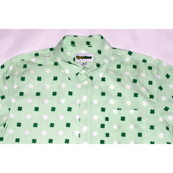 Tipsy Elves Men's Short Sleeve Button Front Clovers Shirt Size Medium - Picture 2 of 6